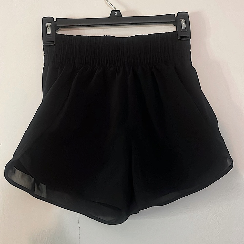 Athleta High Rise Mesh Racer Run 3” Short Womens Athletic Shorts